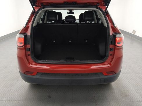 Used 2018 Jeep Compass Latitude w/ Popular Equipment Group FWD image 29