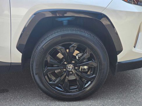 Used 2022 Toyota RAV4 XSE AWD/4WD image 9