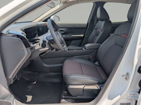 Used 2025 Nissan Kicks SR FWD image 17