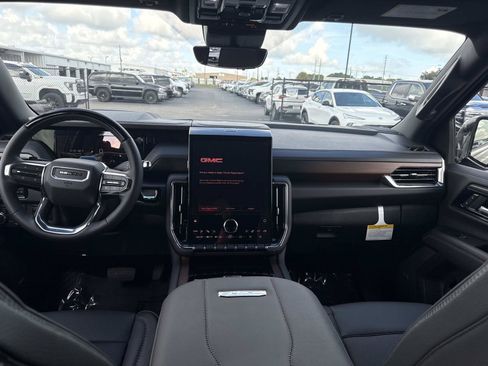 New 2026 GMC Yukon Denali w/ Denali Reserve Package AWD/4WD image 14
