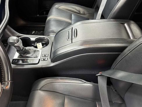 Certified 2017 Toyota Highlander SE image 23