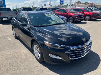 Used 2025 Chevrolet Malibu LT