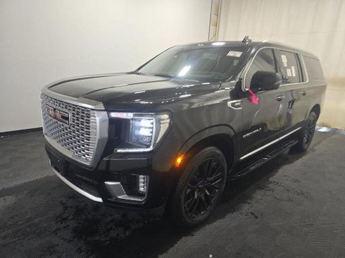 Used 2024 GMC Yukon XL Denali image 2