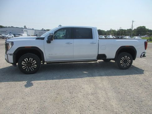 New 2026 GMC Sierra 3500 Denali Ultimate AWD/4WD image 9