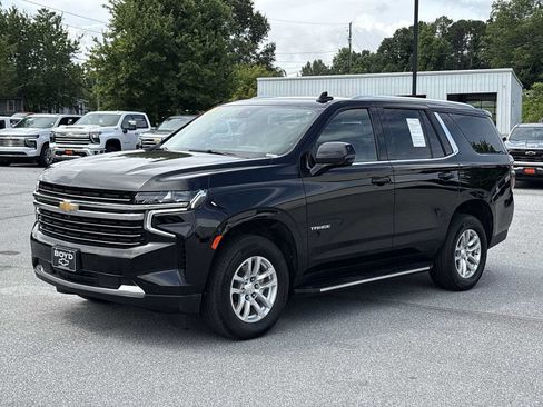 Used 2023 Chevrolet Tahoe LT w/ Luxury Package AWD/4WD image 2