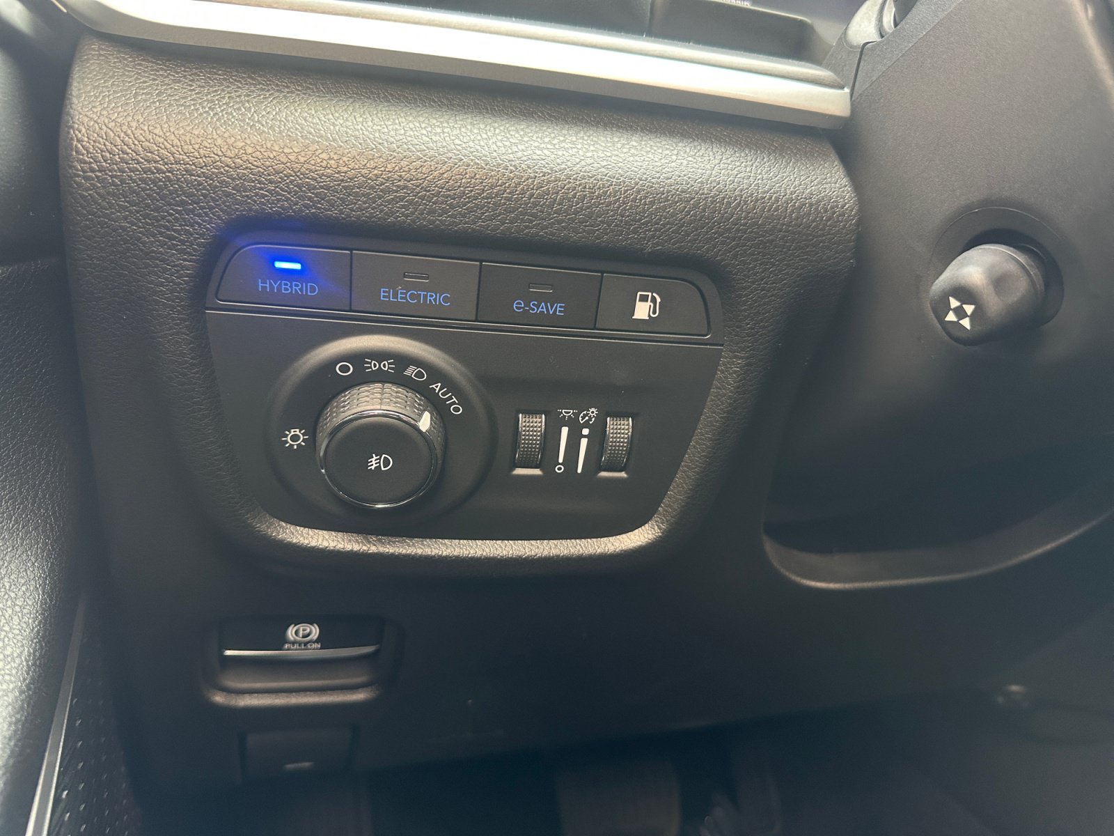 Used 2023 Jeep Grand Cherokee 4WD 4xe w/ Luxury Tech Group II image 20