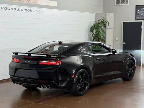 Used 2017 Chevrolet Camaro SS RWD image 3