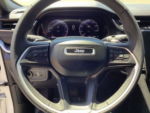 Used 2024 Jeep Grand Cherokee Laredo X w/ Trailer Tow Package image 11