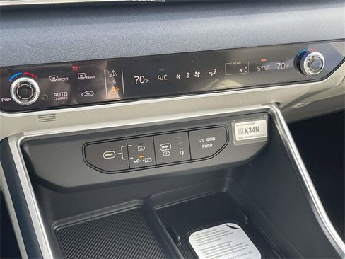 New 2026 Kia Carnival EX image 36