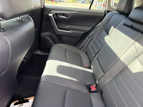 Used 2021 Toyota RAV4 XLE Premium FWD image 32