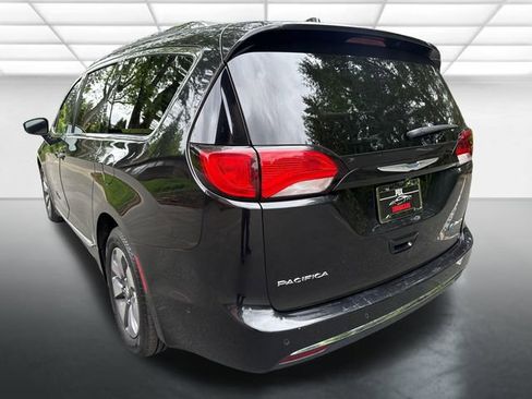 Used 2018 Chrysler Pacifica Limited w/ Advanced Safetytec Group FWD image 3