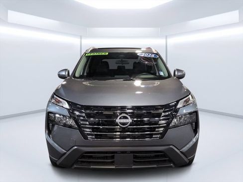 Used 2026 Nissan Rogue SV w/ SV Premium Package FWD image 8