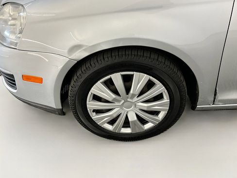 Used 2009 Volkswagen Jetta S image 11