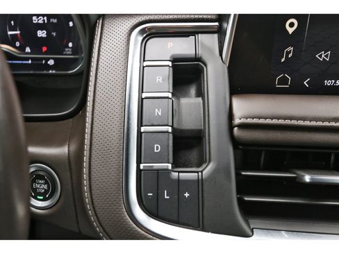 Used 2023 GMC Yukon XL SLT RWD image 29
