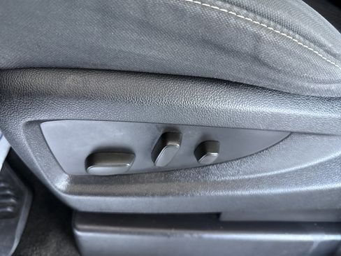 Used 2015 GMC Sierra 1500 SLE w/ SLE Value Package image 21