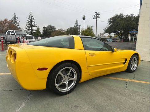Used 2003 Chevrolet Corvette Coupe 2D w/ Preferred Equipment Group image 8