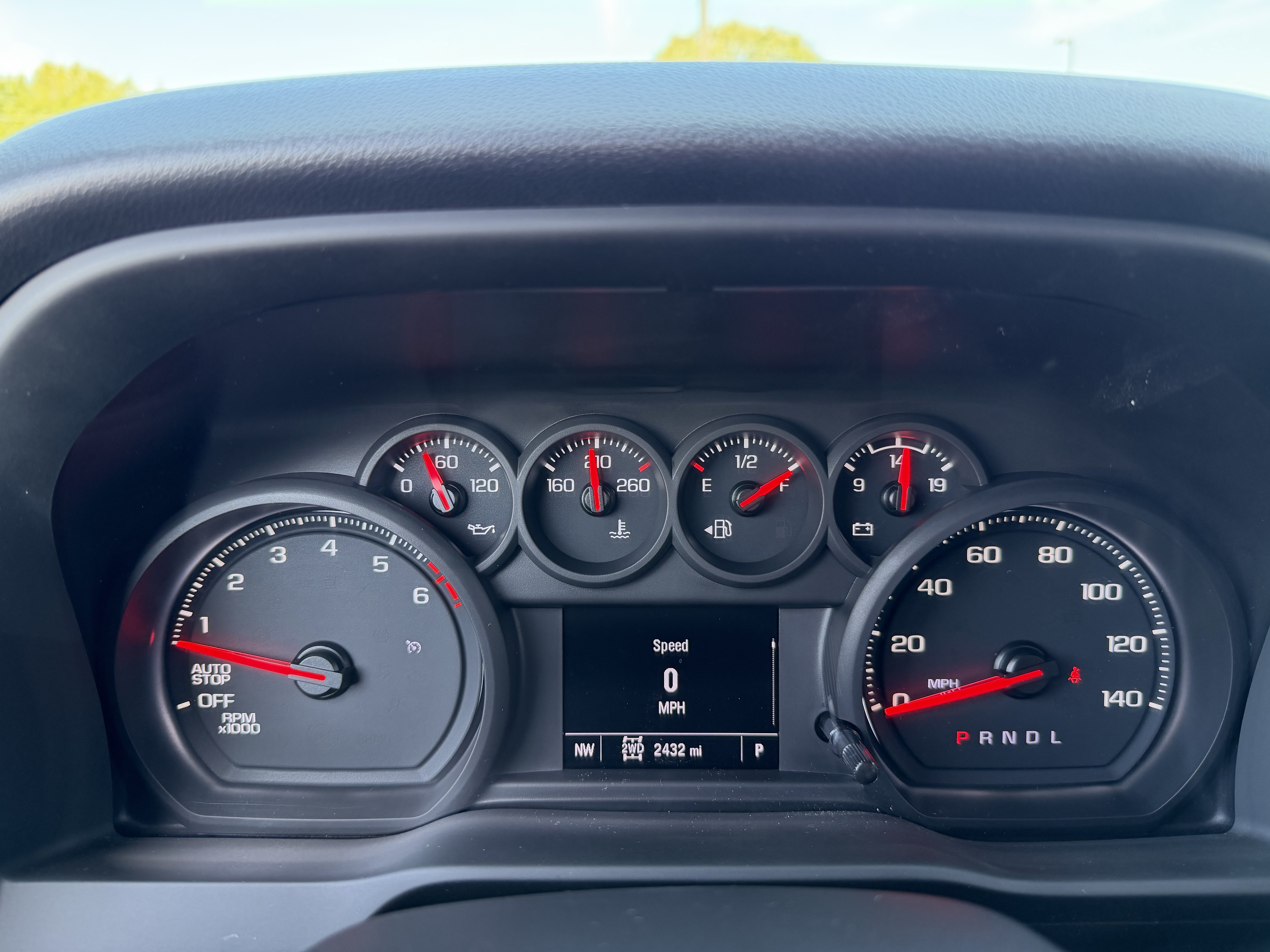 Used 2026 Chevrolet Silverado 1500 Custom Trail Boss w/ Dark Appearance Package AWD/4WD image 18