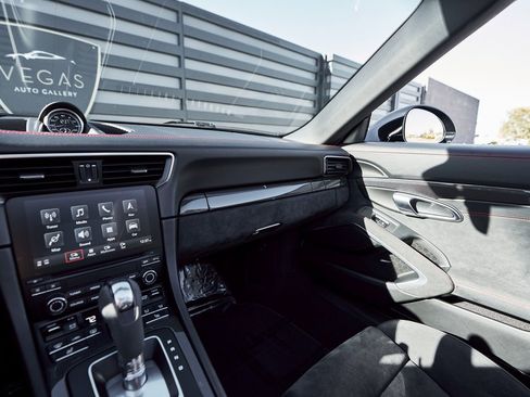 Used 2019 Porsche 911 Targa 4 GTS image 68