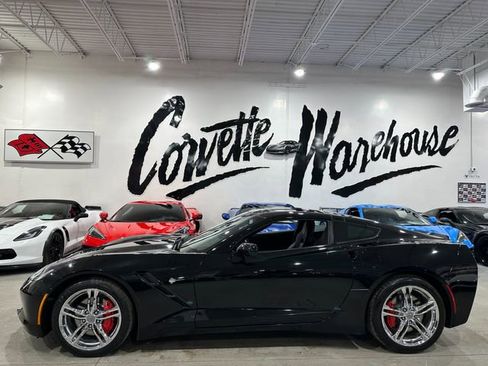Used 2017 Chevrolet Corvette Stingray Coupe w/ Battery Protection Package image 2