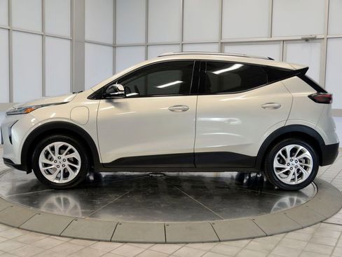 Used 2023 Chevrolet Bolt EUV LT w/ Driver Confidence Package image 5