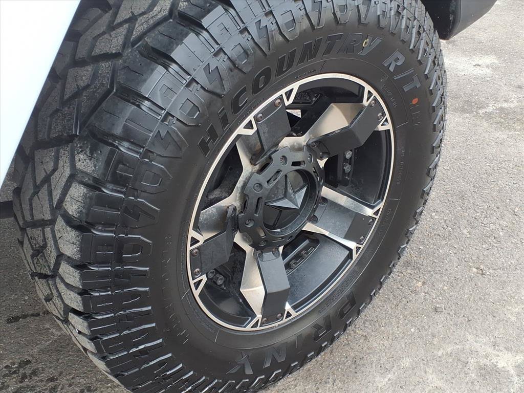 Used 2015 Jeep Wrangler Sahara w/ Dual Top Group AWD/4WD image 11