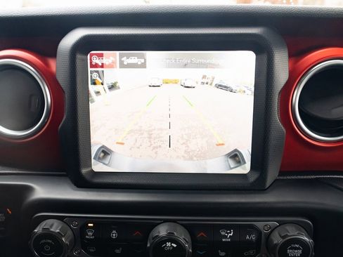 Used 2020 Jeep Gladiator Rubicon image 16
