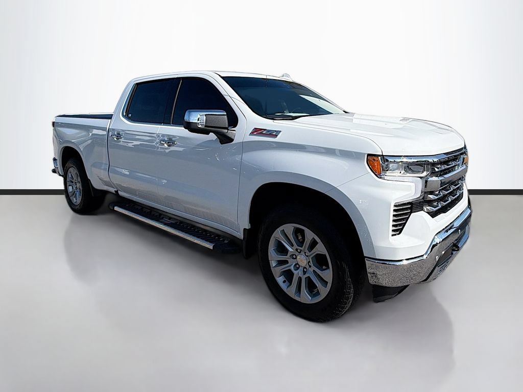 Used 2025 Chevrolet Silverado 1500 LTZ AWD/4WD image 3