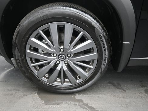 Used 2025 Nissan Pathfinder SL w/ SL Premium Package image 11