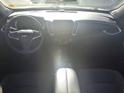 Used 2024 Chevrolet Malibu LT image 3