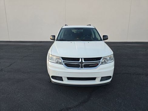 Used 2017 Dodge Journey SE w/ Flexible Seating Group FWD image 2