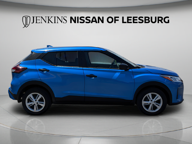 Certified 2025 Nissan Kicks Play S FWD image 2