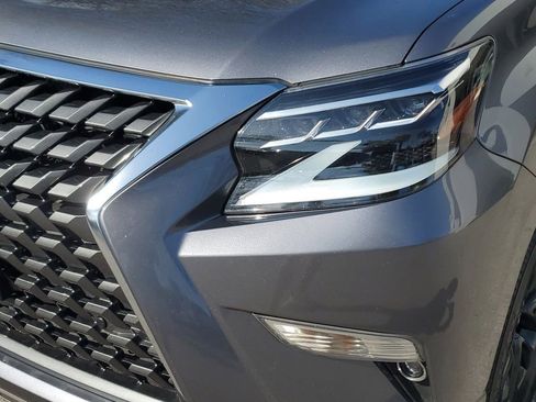 Used 2023 Lexus GX 460 Premium w/ Premium Package image 10