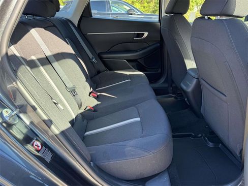 Used 2022 Hyundai Sonata SEL w/ Winter Weather Package image 14