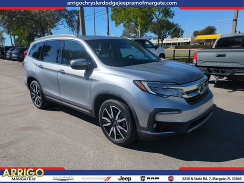 Used 2022 Toyota Highlander Platinum image 1