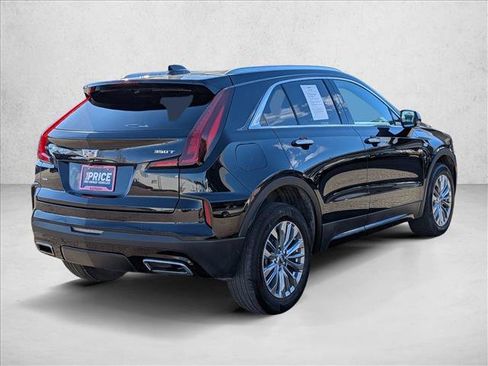 Used 2024 Cadillac XT4 Premium Luxury image 5