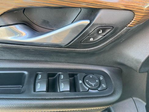 Used 2020 GMC Terrain SLE w/ Driver Convenience Package image 15