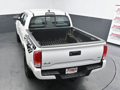 Used 2016 Toyota Tacoma SR image 33
