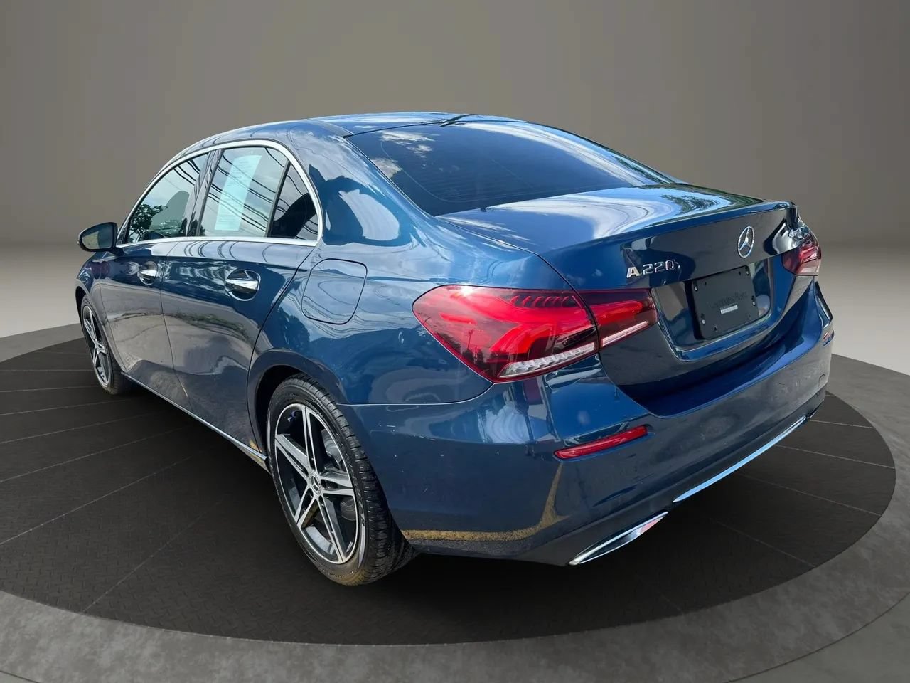 Used 2021 Mercedes-Benz A 220 4MATIC w/ Premium Package image 7