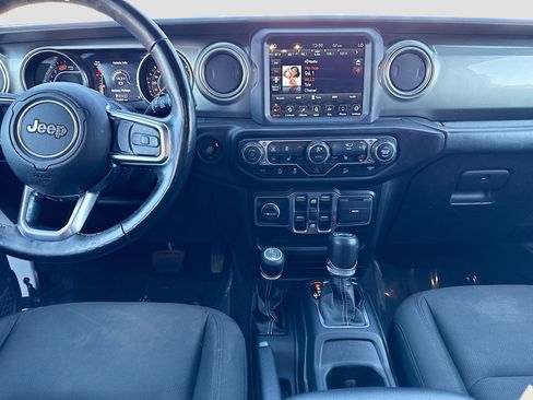 Used 2020 Jeep Wrangler Unlimited Sahara image 17