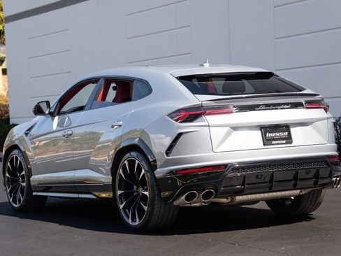 Used 2022 Lamborghini Urus image 23