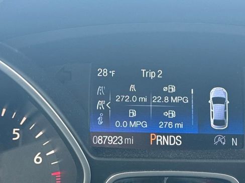 Used 2017 Ford Escape Titanium image 18