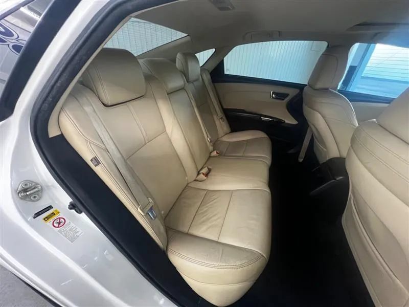 Used 2013 Toyota Avalon XLE Touring FWD image 14