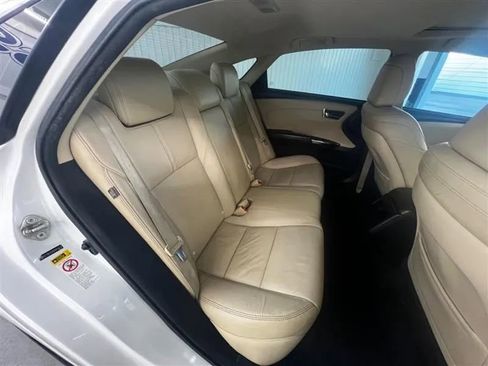 Used 2013 Toyota Avalon XLE image 14