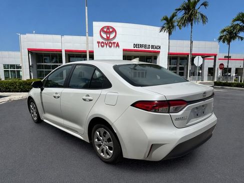 Used 2025 Toyota Corolla LE FWD image 7