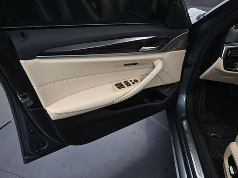 Used 2022 BMW 540i w/ Convenience Package RWD image 12