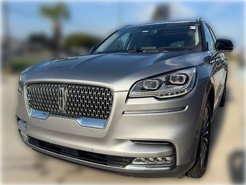 Used 2023 Lincoln Aviator Reserve w/ Equipment Group 201A RWD image 3