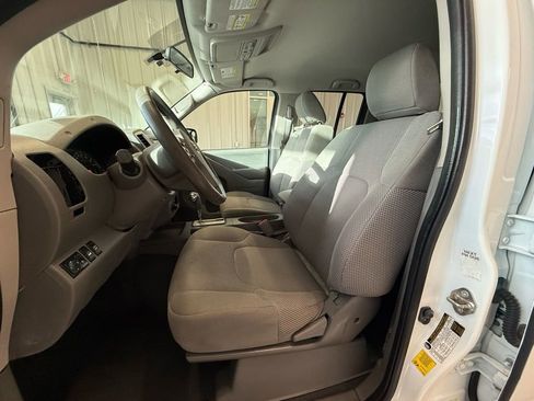 Used 2019 Nissan Frontier SV image 20