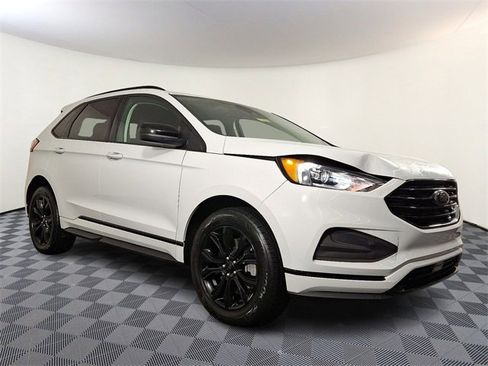 Used 2022 Ford Edge SE w/ Black Appearance Package image 10