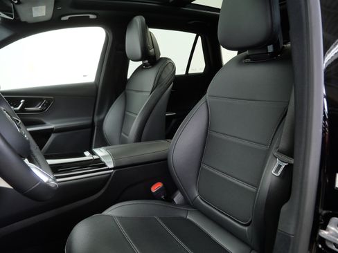 Certified 2026 Mercedes-Benz GLC 300 4MATIC image 7
