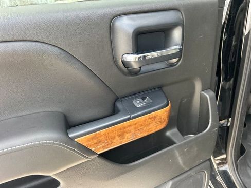 Used 2018 Chevrolet Silverado 1500 High Country image 44